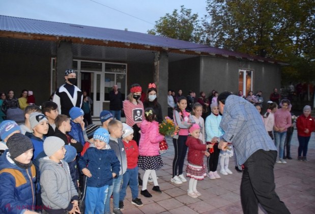 FOTO // Alte două terenuri de joacă pentru copii au fost AMENAJATE în două sate din raionul Orhei, în cadrul unui proiect inițiat de Ilan Șor