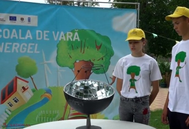 VIDEO // INVENȚIE în R. Moldova: Cuptorul care prăjește cartofii la SOARE