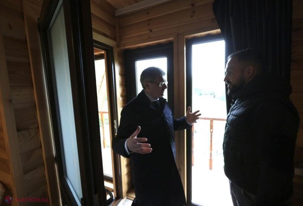 FOTO // Au pus pe roate o AFACERE în satul lor de baștină, iar acum toată R. Moldova vrea să viziteze acest „colț de Rai”