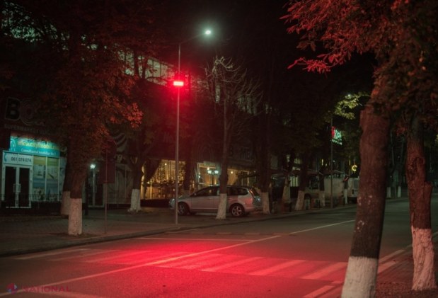 FOTO // Datorită unui proiect al lui Ilan Șor, străzile principale din Orhei au treceri de pietoni iluminate cu reflectoare roșii: „Orhei a devenit o localitate și mai sigură pentru pietoni”
