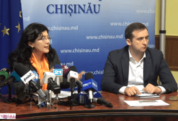 Silvia Radu i-a DEMIS pe șefii de la Transport și Educație pentru faptul că drumurile din capitală rămân „grav avariate”, iar copiii din capitală sunt alimentați cu terci cu viermi