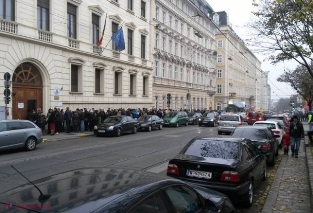 Protest la Ministerul de Externe din București: „Solidaritate cu DIASPORA. VREM SĂ VOTĂM!
