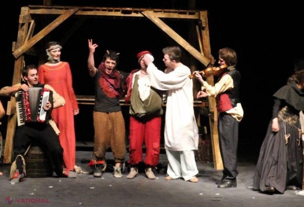 Tineri actori de pe ambele maluri ale Prutului, pe scena de la Chişinău
