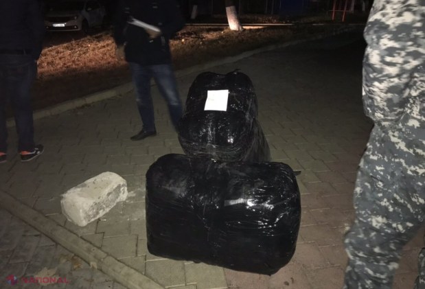 VIDEO // Operațiune de amploare într-un caz de CONTRABANDĂ cu mărfuri de larg consum procurate de la Odesa și aduse ilegal prin Transnistria. A fost nevoie de implicarea BPDS „Fulger”