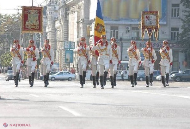 Militarii din R. Moldova vor DEFILA ÎN PREMIERĂ de Ziua Națională a României