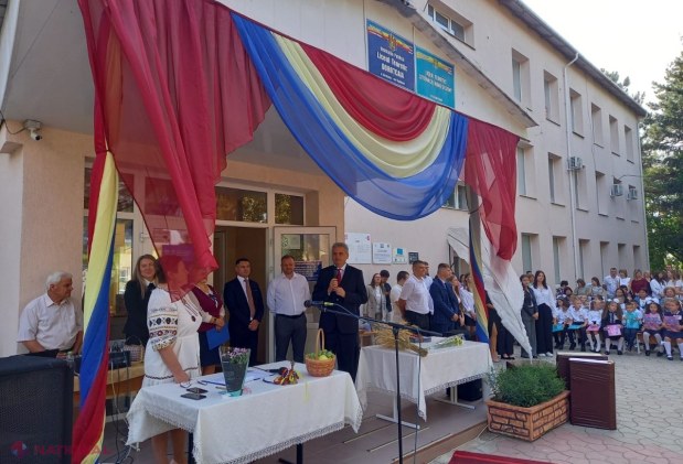 Elevii Liceului „Ștefan cel Mare și Sfânt” din Grigoriopol, la școală, pe 1 septembrie: Vicepremierul Serebrian le-a mulțumit pedagogilor și părinților pentru curajul și devotamentul față de cauza națională