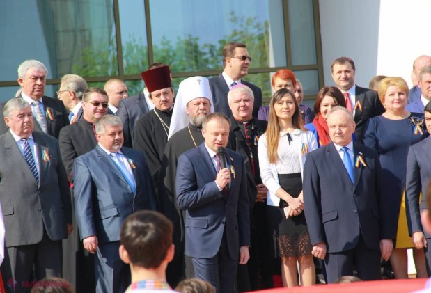 FOTO 25 de ani ai TRICOLORULUI în 25 de poze
