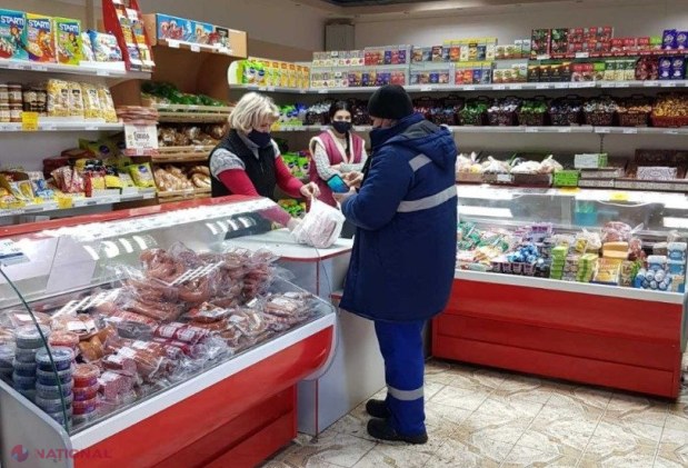 FOTO // Magazinele sociale, lansate la inițiativa lui Ilan Șor, în AJUTORUL cetățenilor cu venituri modeste: „Oamenii cumpără produse de primă necesitate: pâine, lapte, carne. Toți se plâng că au pensiile mici și nu-și permit prea multe”