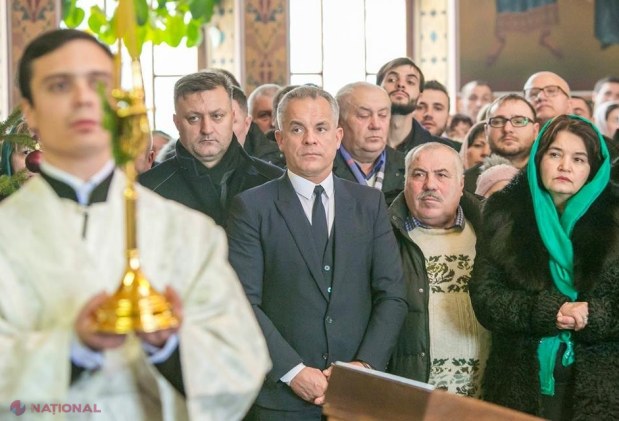 FOTO // Vlad Plahotniuc, prezent la slujba de la Mănăstirea Curchi. Starețul l-a lăudat pe liderul PD: „Mulţumim domnule președinte”