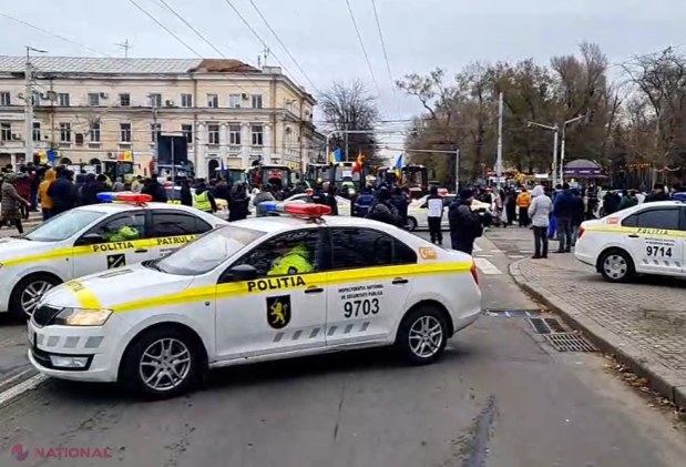 UPDATE, VIDEO // Tehnica agricolă a revenit în PMAN, după ce a trecut pe la Președinție, Parlament și Guvern. Niciun oficial nu a ieșit la discuții, iar fermierii anunță că NU pleacă din Chișinău