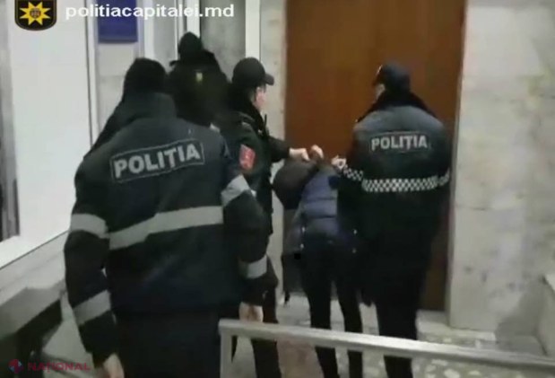 VIDEO // Poliția s-a apucat de capul chefliilor care tulbură liniștea nocturnă a Chișinăului: Amenzi de până la 3 000 de lei pentru huliganism
