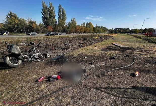 Accident teribil în Chișinău: O mașină a Poliției, impact FATAL cu o motocicletă pe bd. Dacia. Șoferul motocicletei și pasagerul său au decedat pe loc