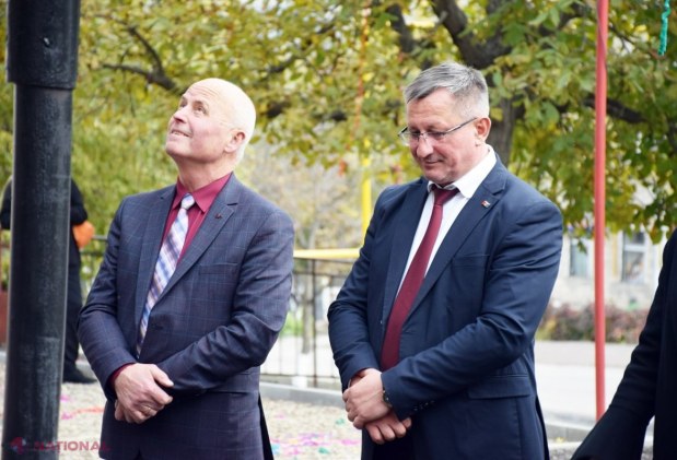 FOTO // Peste 50 de CURȚI de bloc din Orhei au fost MODERNIZATE de echipa lui Ilan Șor. O nouă curte a fost dată recent în exploatare: „Facem așa încât Orhei să devină un model de dezvoltare pentru toate orașele din R. Moldova”