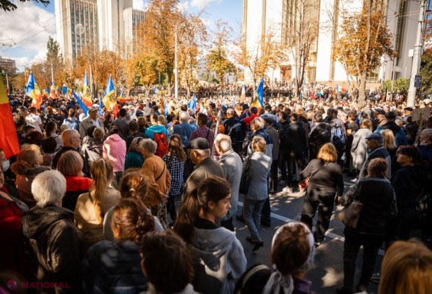 Proteste non-stop în fața Președinției: Organizatorii mitingului din centrul Chișinăului anunță că oamenii vor protesta pașnic până când guvernarea își va da demisia