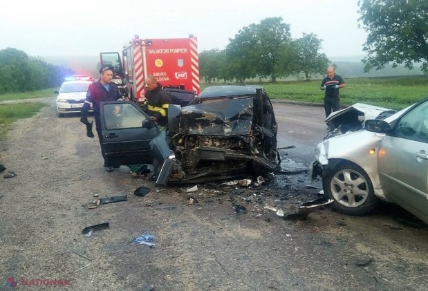 FOTO // ACCIDENT CUMPLIT pe traseul Bălți-Glodeni: Două mașini, făcute zob. Există victime