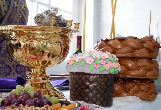 Panettone moldovenesc, după tehnologie italiană! Cozonacii marca SA „Franzeluța” au fost sfințiți de Mitropolitul Vladimir