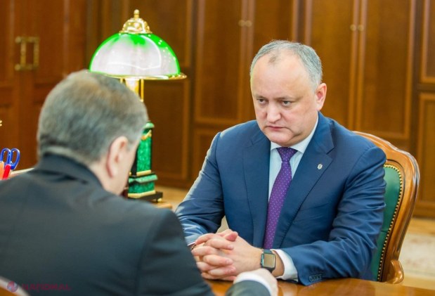 FOTO // Ambasadorul Neguță, rechemat de MAEIE, a ajuns în R. Moldova. Acesta s-a întâlnit cu Dodon: „Decizia e total inexplicabilă și irațională”