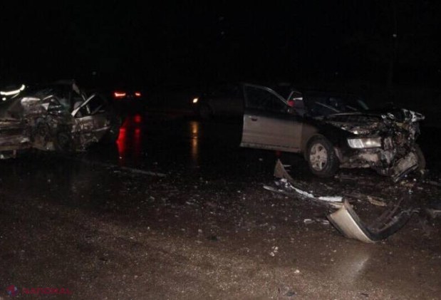 FOTO // Moarte TRAGICĂ a preotului și preotesei din satul Copăceni, raionul Sângerei. Un automobil a TAMPONAT frontal mașina în care se aflau cei doi