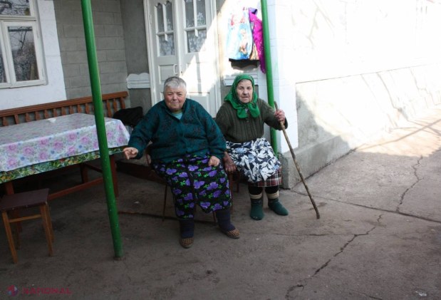 La 78 de ani, îngrijește de fiica sa bolnavă în vârstă de 57 de ani