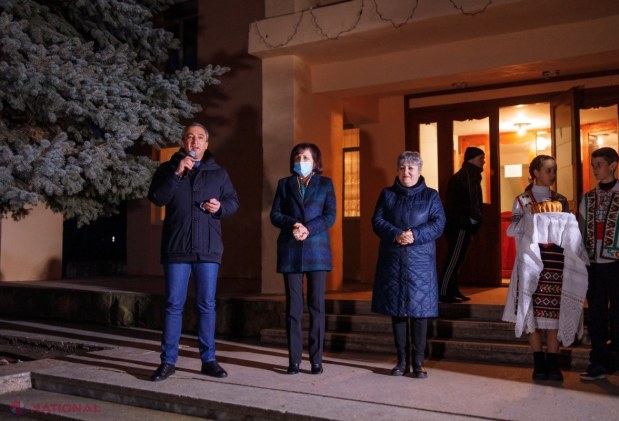 FOTO // Partidul „ȘOR” amenajează Pomi de CRĂCIUN în zeci de localități din R. Moldova