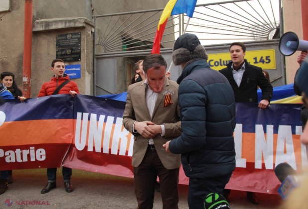 FOTO // Igor Dodon, ARESTAT și dus la Procuratura Generală