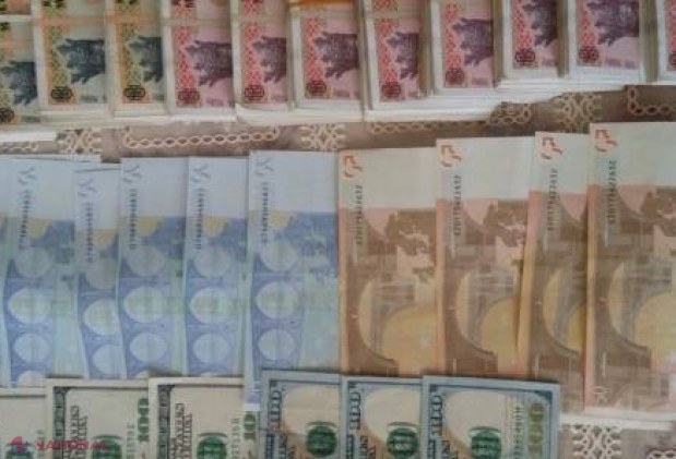 Moldoveni reținuți în România cu mii de euro FALȘI. Un cunoscut fotbalist de la noi, membru al grupării