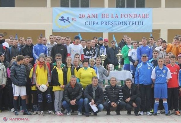FOTO Ce fac liberalii cu ocazia celor 20 de ani ai partidului