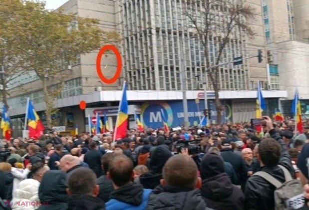 AUDIO, FOTO, UPDATE // Persoane special ANTRENATE în mulțime la protestul Partidului „ȘOR”: „Treceți pe prima linie. Măcar azi să RUPEM”. Cordon de polițiști la intersecția bd. Ștefan cel Mare cu str. Tighina şi zeci de persoane reţinute
