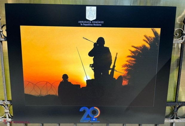 FOTO // „Pace, Securitate, Stabilitate, Prosperitate”. Ambasada României prezintă o EXPOZIȚIE cu instantanee care marchează 20 de ani de la aderarea României la NATO
