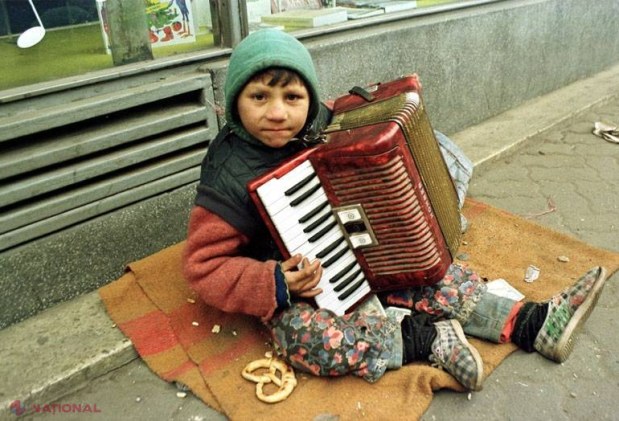 Ce a păţit această mamă care şi-a IMPUS copilul să CERŞEASCĂ pe străzile Chişinăului