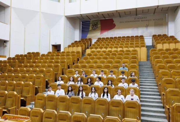 FOTO // Dansatorii de la „Hecenii”, care au făcut SENZAȚIE la ,,Românii au talent