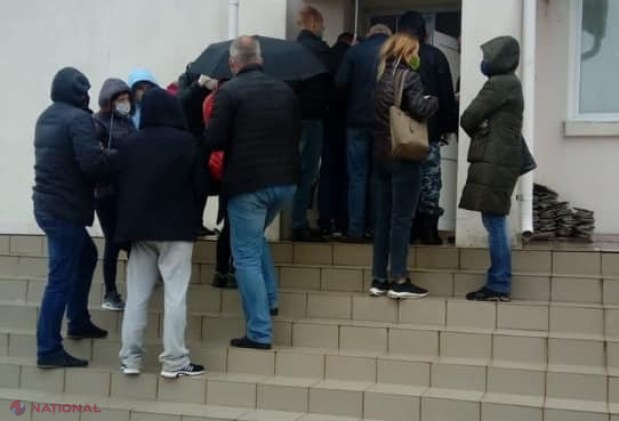 DOC // Un candidat la prezidențiale cere ANULAREA rezultatelor alegerilor din cele 42 de secții de votare deschise pentru alegătorii din Transnistria: „Este raportată CUMPĂRAREA alegătorilor cu 500-700 de lei pentru un vot”