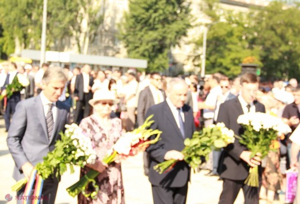 Reportaj FOTO // Amintiri și lacrimi din GULAG, în scuarul Gării