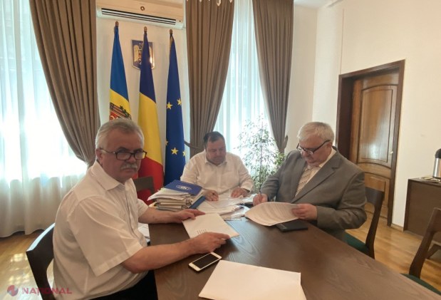 FOTO // DRRM din cadrul Guvernului României a alocat o sumă-RECORD de 60 de MILIOANE de lei pentru finanțarea unor proiecte în R. Moldova. Beneficiarii au semnat CONTRACTELE de finanțare la sediul Ambasadei României din Chișinău