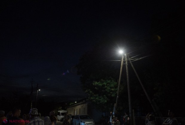 FOTO // Partidul „ȘOR”: „Încă o promisiune REALIZATĂ. A fost instalat sistemul de iluminare stradală și la Furceni”