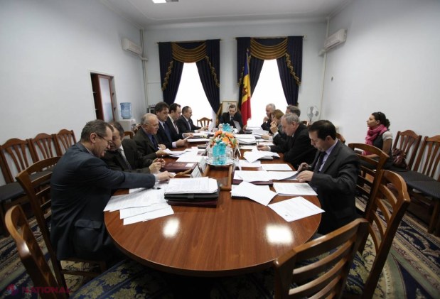Cinci judecători CONTROVERSAȚI vor fi DEMIȘI