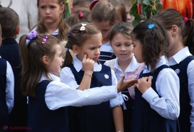 Elevă cu dizabilitate, discriminată de profesori