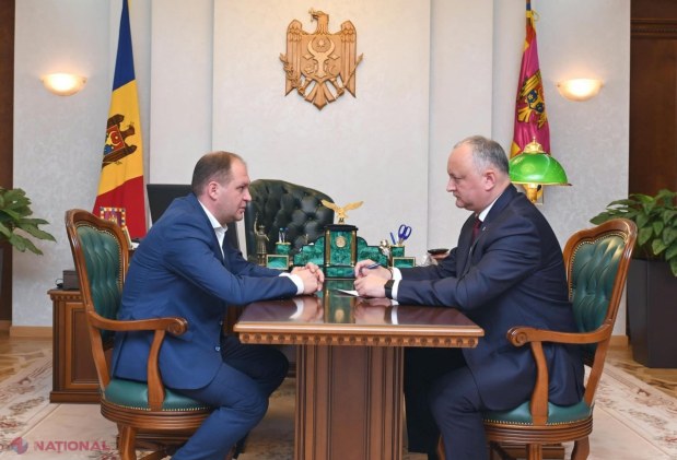 FOTO // Cu cine s-a întâlnit președintele Igor Dodon în momentul în care Parlamentul dezbatere moțiunea împotriva Guvernului Sandu
