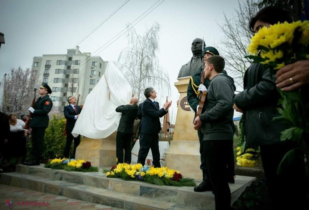 Igor Grosu, în fața busturilor artizanilor UNIRII din 1918: „Să ne ajute Dumnezeu să avem și noi caracter să luăm decizii ISTORICE”. Marcel Ciolacu: „Nu vom avea liniște până când trupul acestei ȚĂRI nu se va vindeca definitiv de boala rusească”