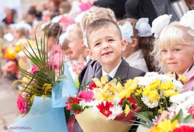 EXEMPLU DE URMAT // O educatoare a REFUZAT florile din prima zi de grădiniță. Ce i-a rugat pe părinți