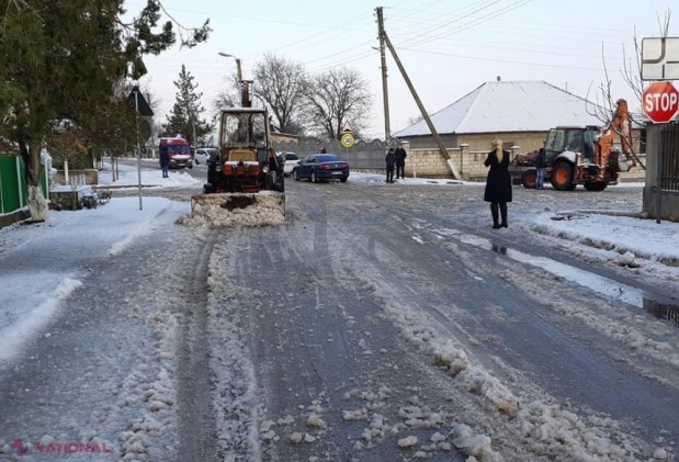 FOTO // Comuna Jora de Mijloc, singura localitate din republică DESZĂPEZITĂ în totalitate
