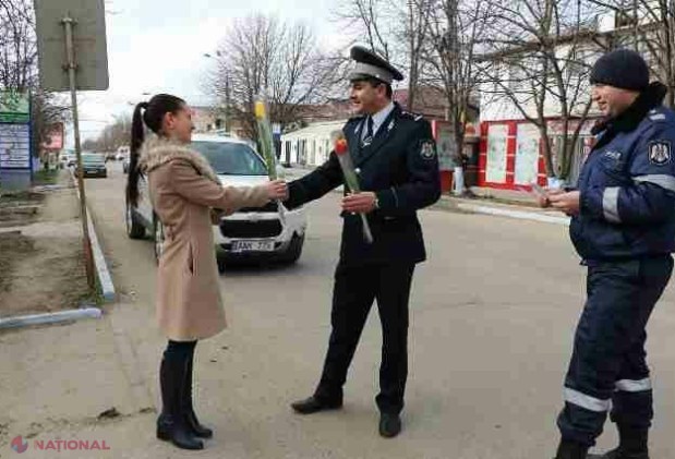 Femeile șoferițe și cele pieton au avut astăzi parte de SURPRIZE din partea polițiștilor de patrulare