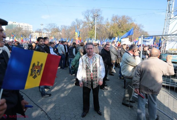 FOTO // Mitingul drapelelor UE în Piața Marii Adunări Naționale
