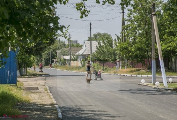 „Drumuri bune pentru Moldova” în raionul Cantemir. Autoritățile dau asigurări că până la finele verii în 50 de localități vor fi renovate mai multe porțiuni de drum