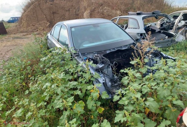 Un parc de DEZMEMBRĂRI auto din Chișinău, ticsit cu mașini cu numere străine: Posesorii a 23 de automobile au vrut să câștige sume frumoase, dar vor fi nevoiți să plătească mii de euro pentru vămuirea mijloacelor de transport