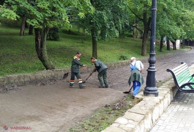 FOTO BILANȚ // Ploaia de ieri-seară a STRICAT drumuri și a lăsat zeci de șoferi fără plăcuțele de înmatriculare