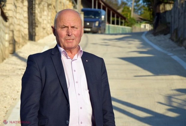 FOTO // Echipa Partidului „ȘOR” continuă să construiască drumuri din beton la Orhei: „Până acum nici ambulanțele nu puteau ajunge...”