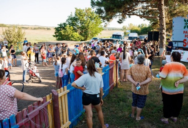 FOTO // Partidul „ȘOR” a inaugurat două terenuri de joacă pentru copii în alte două sate