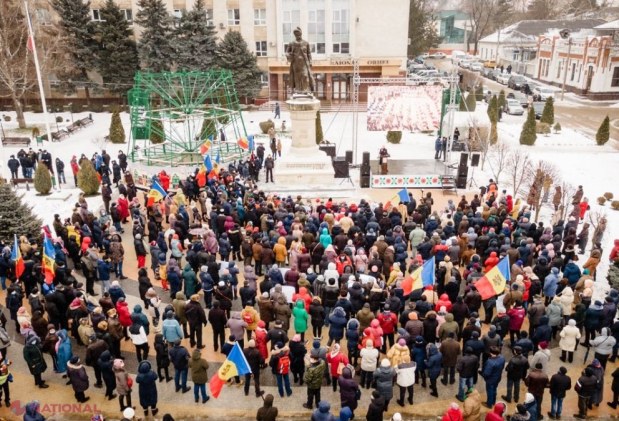 FOTO // Protest împotriva GUVERNĂRII la Orhei: Cei prezenți au cerut DEMISIA Guvernului, iar Consiliul Raional Orhei a votat o declarație în acest sens. „Începutul sfârșitului actualei guvernări începe aici, la Orhei”