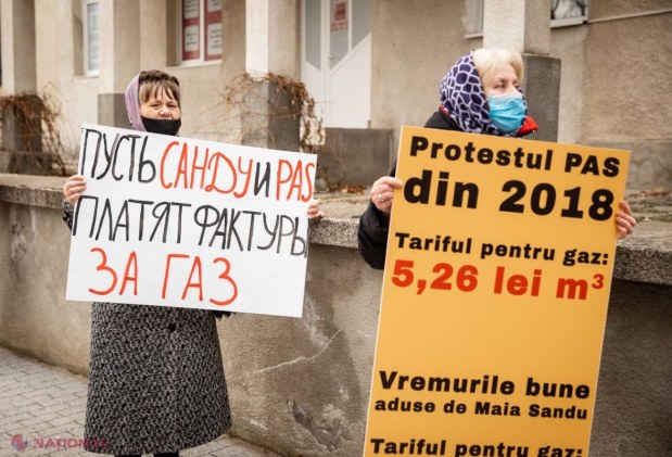 FOTO // Protest cu SACI de facturi în 22 de localități din R. Moldova. Reprezentanții Partidului „ȘOR” au lăsat facturile la sediile PAS